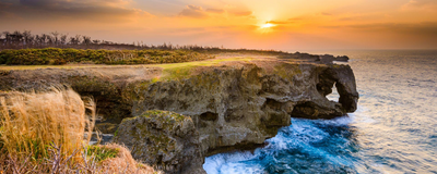 Sonnenuntergang auf der Insel Okinawa, Japan Reisen