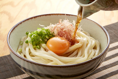 Udon in Brühe, Essen in Japan
