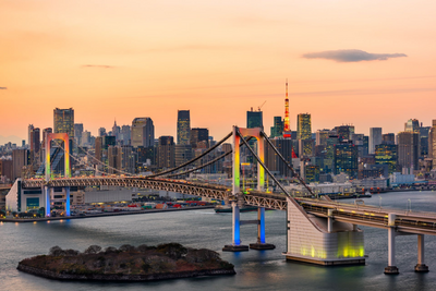 Rainbow Bridge, Tokyo bei Nacht