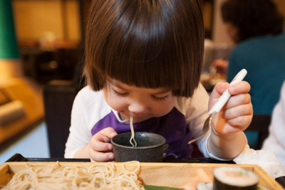 Instantnudeln in Yokohama, Japan Familienreise