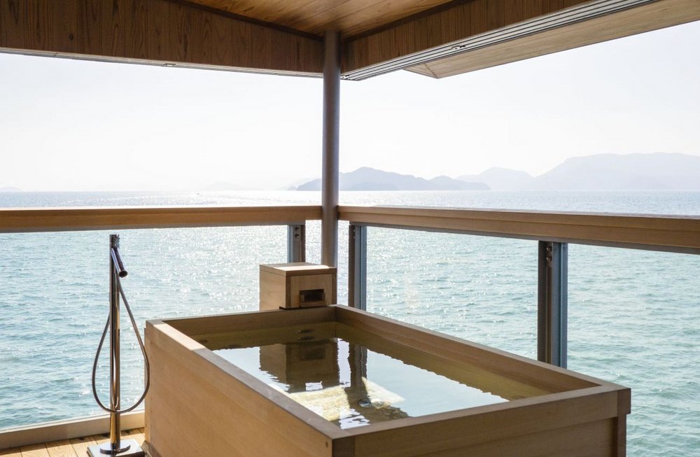 Balkon einer Suite, Guntû Kreuzfahrtschiff, Seto Binnenmeer, Japan Reise